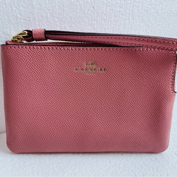 Coach Handbags - NWT Coach Crossgrain Leather Corner Zip Wristlet Change Bag/wallet. Lightblush.